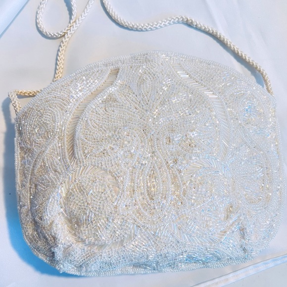 LA REGALE BAG MINI BRIDAL CLUTCH BRIDAL HANDMADE BEADED IRIDESCENT IVORY WHITE - Picture 2 of 9